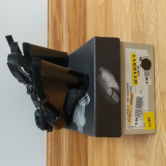 Geox black patent leather wedges - Picture 3 of 3